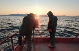 Van Gölü’nün mavi sularında ekmek mücadelesi