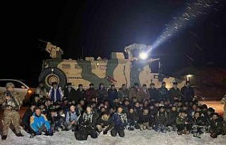 Van’da 232 düzensiz göçmen yakalandı