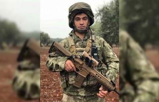 Vanlı uzman çavuş Hatay’da enkaz altında kalarak...