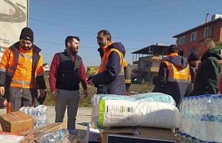 Yardımlar depremzedelere ulaştırılıyor