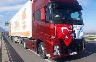 Yaş meyve sebzecilerden depremzedelere yardım eli