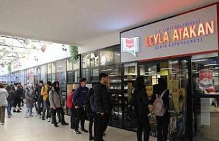 Yeni açılan Leyla Atakan Şehir Kütüphanesi gençlerin...
