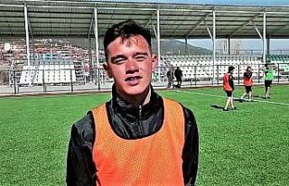 Yeşil sahalara dönen Başkan, memleketinin takımında...