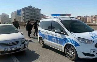 Yolun karşısına geçmek isterken canından oldu