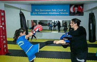 11 yaşındaki Muay Thai sporcusu Vasfiye Benek, Türkiye...