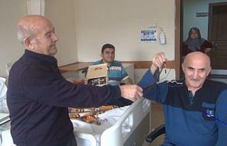 17 yıldır savaş açtığı sigara için il il geziyor:...