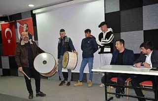 37 yıllık Ramazan davulcusu bu yıl da vatandaşları...