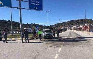 3 kişinin yaralandığı trafik kazası güvenlik...