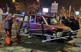 3 otomobil çarpıştı: 1 yaralı