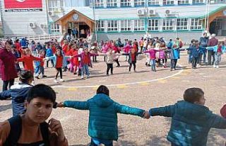 5.3’lük artçı depremde öğrencileri, öğretmenler...