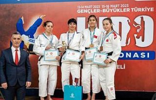 759 sporcunun katıldığı judo şampiyonasında...