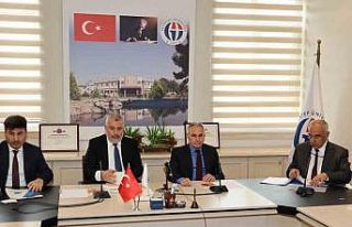 7 Aralık Üniversitesi Rektörü Karacoşkun, en...