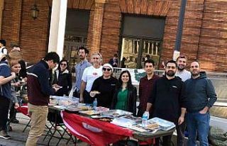 ABD’deki Türk öğrencilerden depremzedeler için...