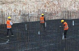 Adana’da depremzedelere verilecek TOKİ konutlarının...