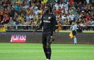 Adebayor, futbolu bıraktığını açıkladı