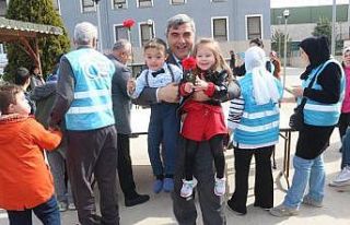 Afyonkarahisar’da +1 farkla depremzedelerin yanındayız...