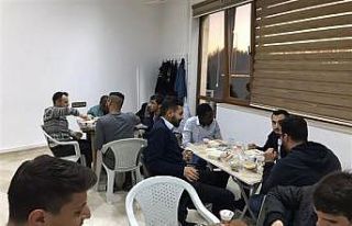 Afyonkarahisar’da üniversiteli gençler iftarda...