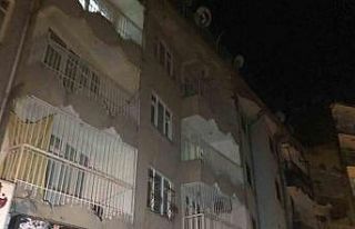Ağlama sesi gelen çöp evden 1 buçuk yaşındaki...