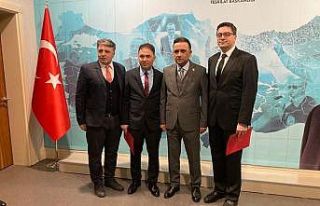 AK Parti Alaşehir İlçe Başkanlığına Fedayi...