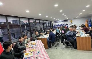 AK Parti depremzedeler için iftar programı düzenledi
