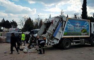 Akdeniz Belediyesi ekipleri deprem bölgesinde hizmet...
