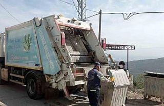 Akdeniz Belediyesi günde 400 ton çöp topluyor