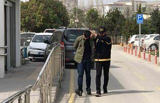 Alacak-verecek kavgasında, sokakta yürüyenleri...