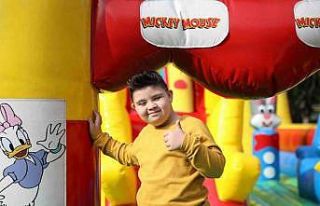 Alanya Belediyesi Down Sendromluları balon parkta...