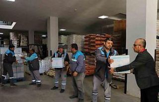 Alanya Belediyesi ramazan bereket paketlerinin dağıtımına...