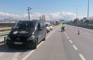 Alkollü araç kullanmaktan ehliyetini kaptıran sürücü...