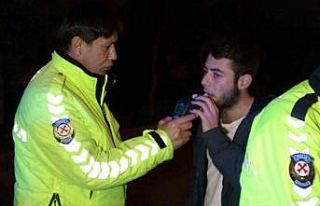 Alkollüyken kaza yapan arkadaşını suçu üstlenerek...