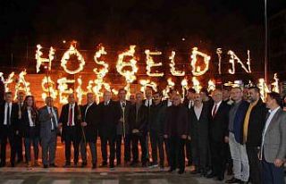 Amasyalılar Ramazan’ı mahya yakarak karşıladı