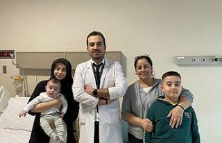 Anne kız doğumlarını yaptıran doktorun adını...