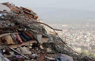 Anne ve babasını depremde kaybeden depremzede konuştu:...