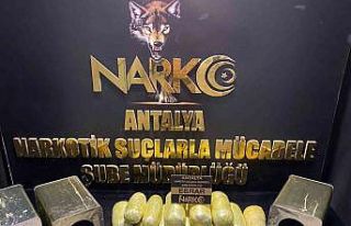 Antalya’da 71 kilo esrar ve skunk maddesi ele geçirildi