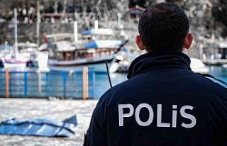 Antalya’da denizde 17-18 yaşlarında erkek cesedi...