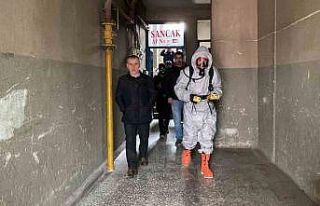 Apartmana yayılan kötü kokudan zehirlenen kişi...