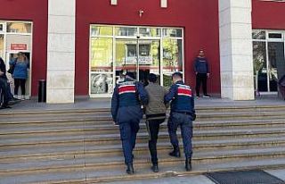 Aranan iki şahıs yakalanarak tutuklandı