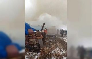 Ardahan’da ahşap ev yandı