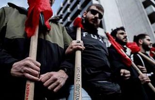 Atina’da grev kararı alan 20 bin kişiden tren...