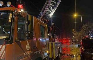 Avcılar’da plastik malzeme deposunda yangın