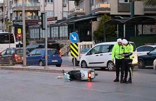 Aydınlatma direğine çarpan motosiklet sürücüsü...