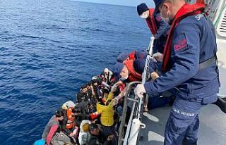 Ayvacık açıklarında 35 kaçak göçmen yakalandı