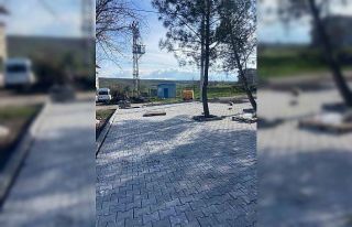 Bağlar’da kırsal mahallelerde parke döşeme çalışmaları...