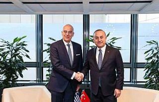 Bakan Çavuşoğlu Yunan mevkidaşı Dendias ile görüştü