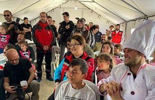 Bakan Yanık, Hatay’da çadır kenti ziyaret etti