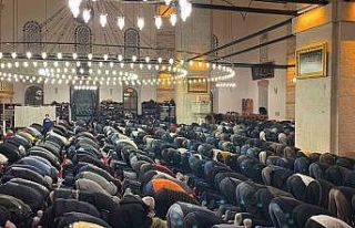 Balıkesir’de ilk teravih namazı kılındı