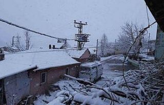 Balıkesir’de Mart karı yağdı