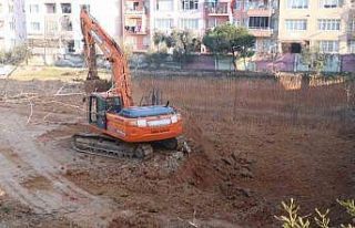 Bandırma’da dere yatağında bulunan okulun yeri...