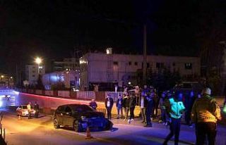 Bariyerlere çarptı, aracının başında "oğlum"...